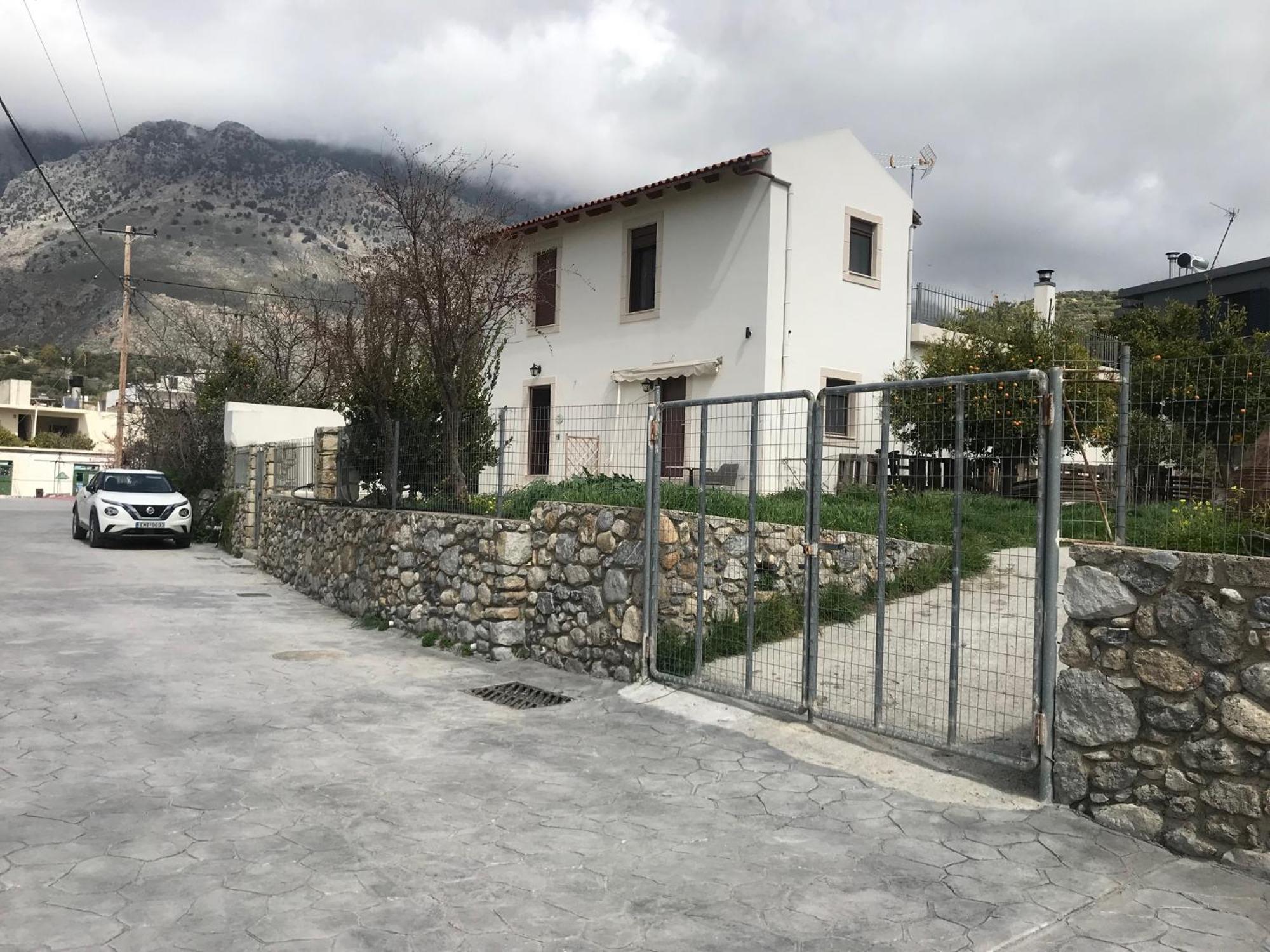 Papa-Antonis Stone House Villa Zaros Exterior photo